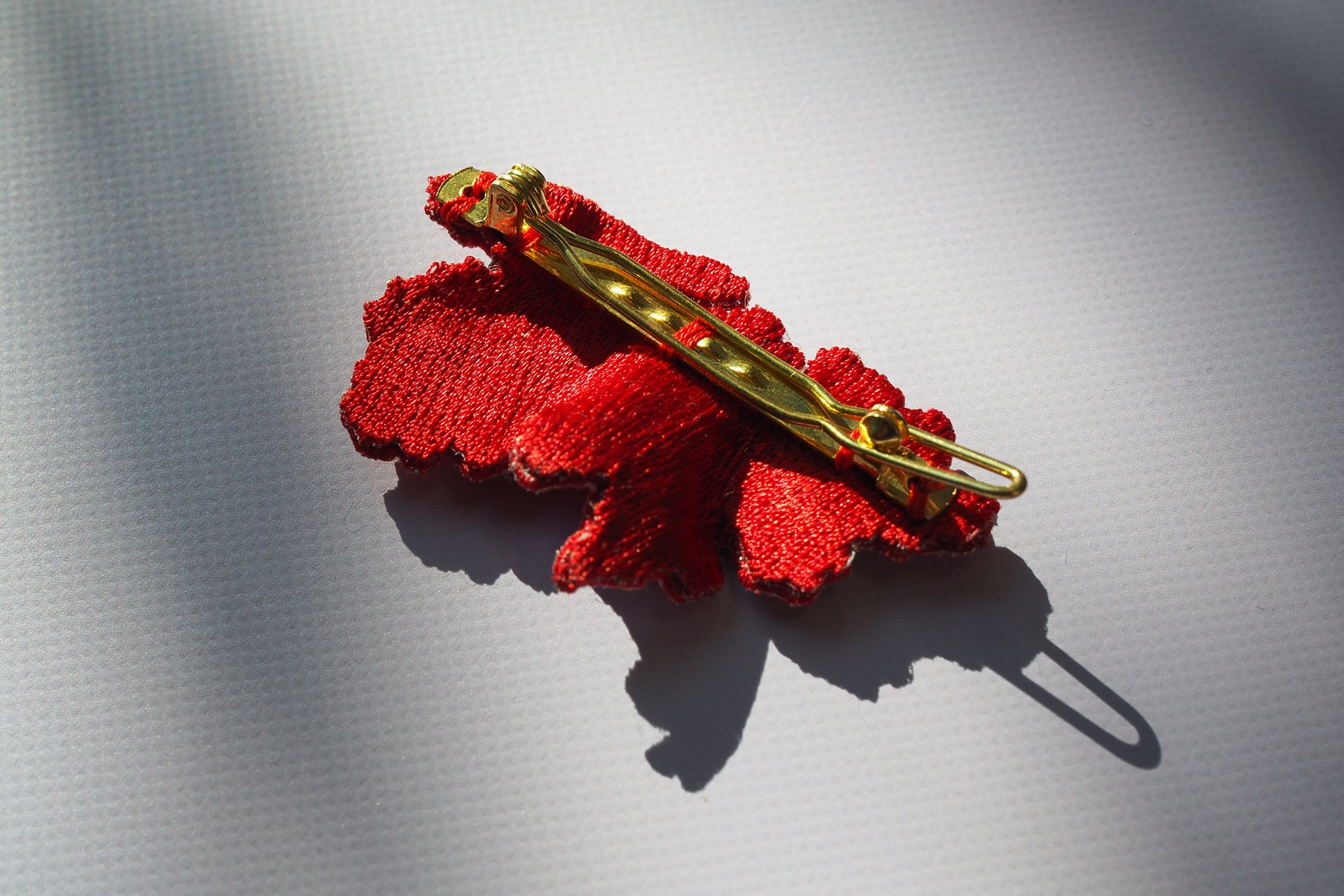 ARRO / EMBROIDERY HAIRPIN / WAVY PEARL / RED