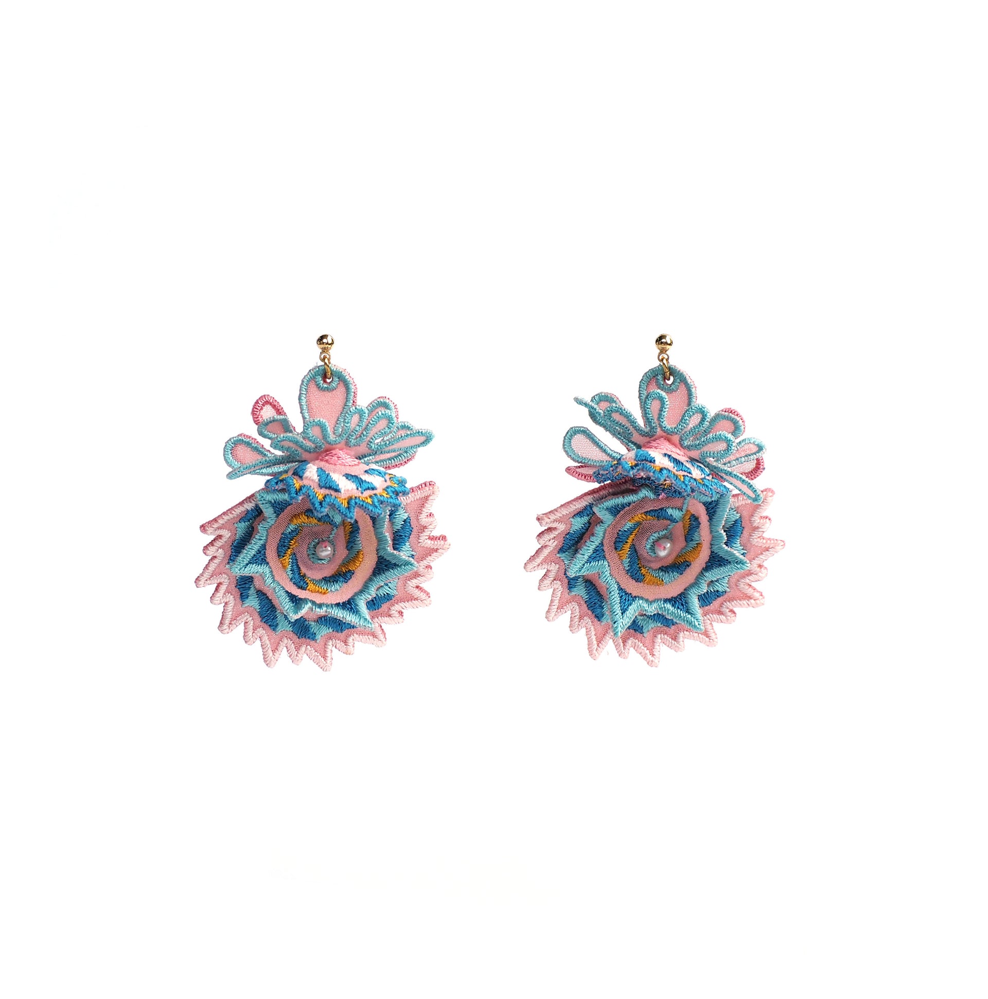 DANCING SHELLS / EARRINGS / PINK